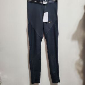 Nike Women's Sz M Training Icon Clash Warm Leggings  Black/Gold DM1617 010 NWT